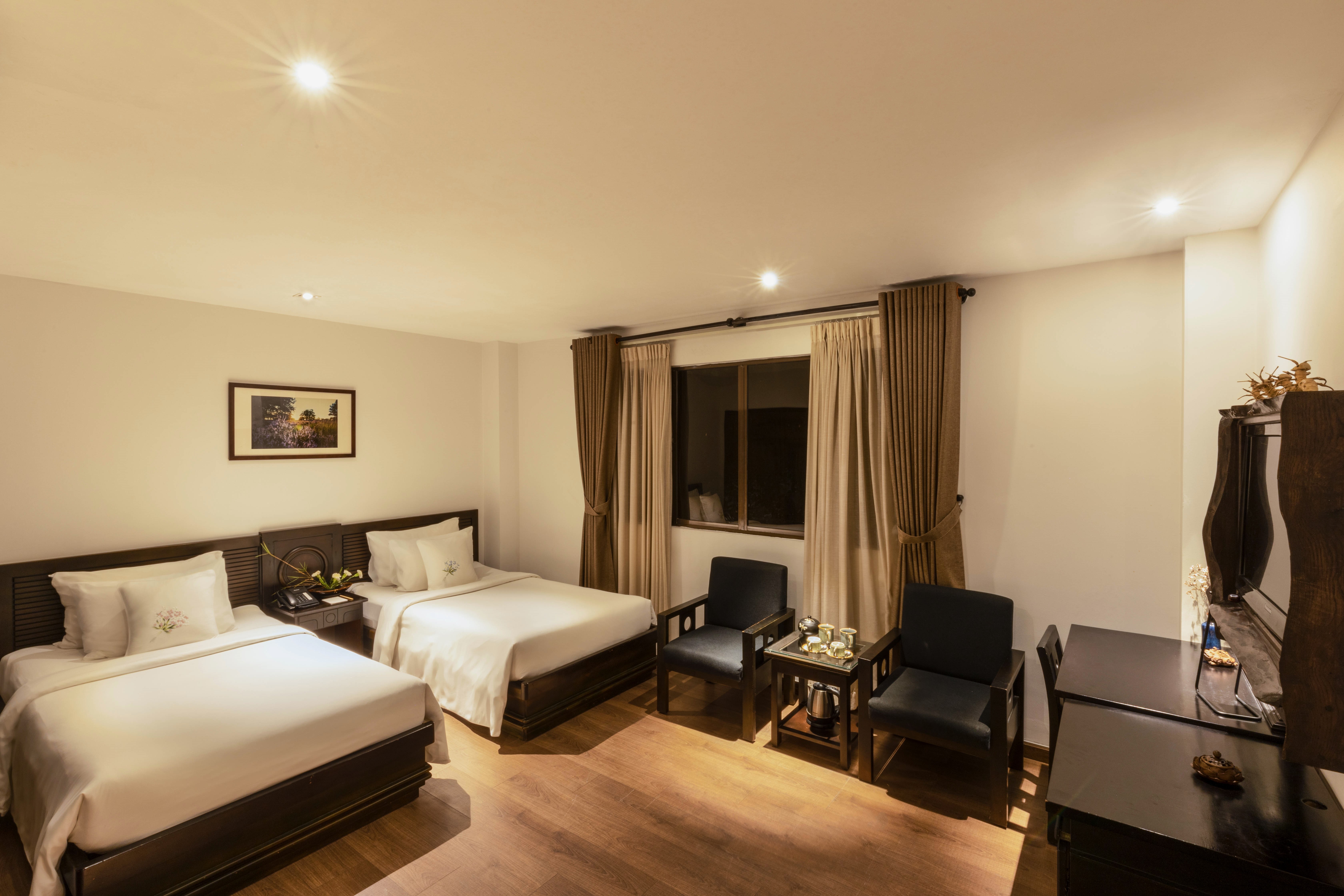 Premier (Windown-2 Single Beds) 